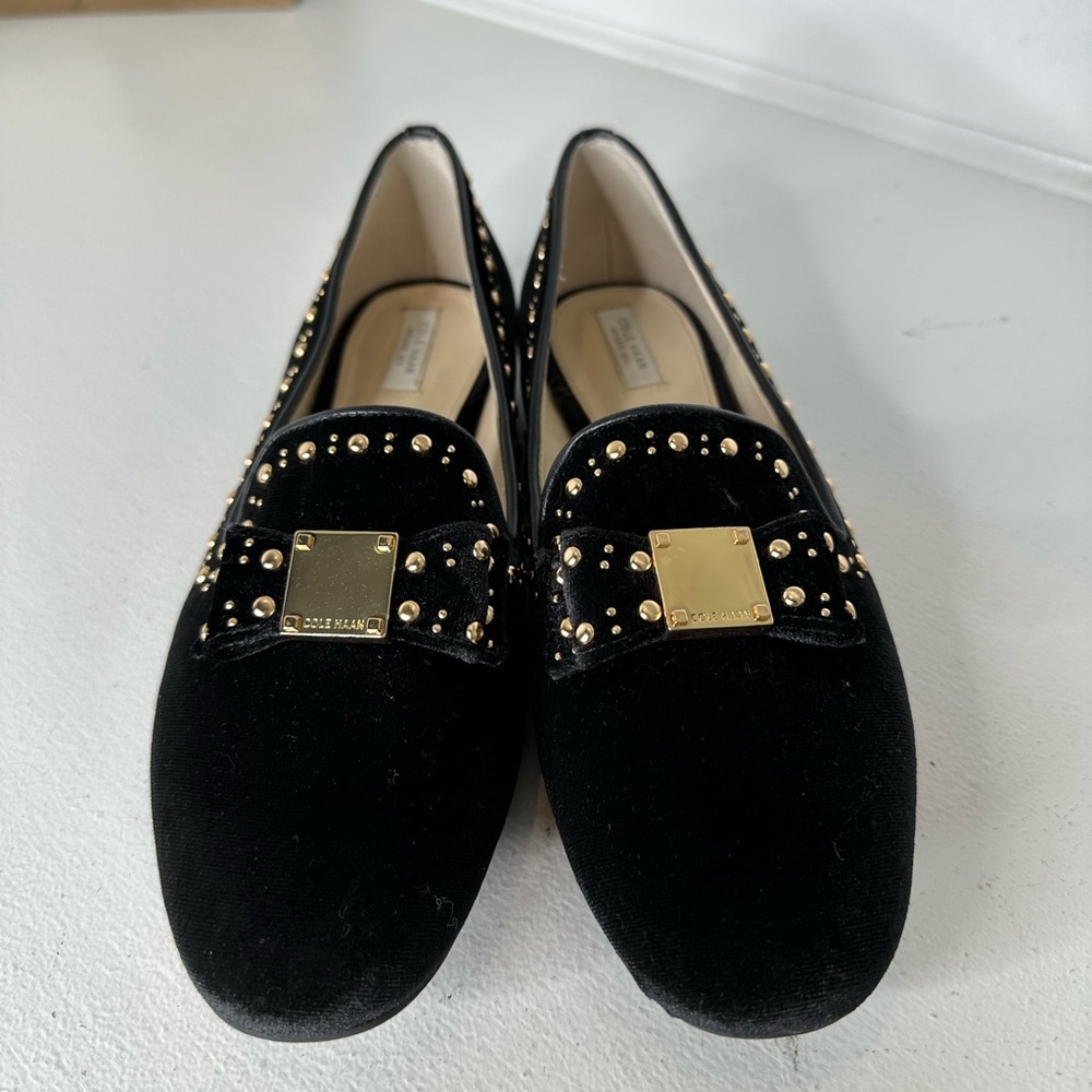 Cole Haan Black Velvet Studded Loafers Women’s 8.5B Gold Hardware Classic - Picture 2 of 10